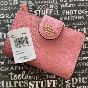 NWT Coach wallet in Bubblegum color.